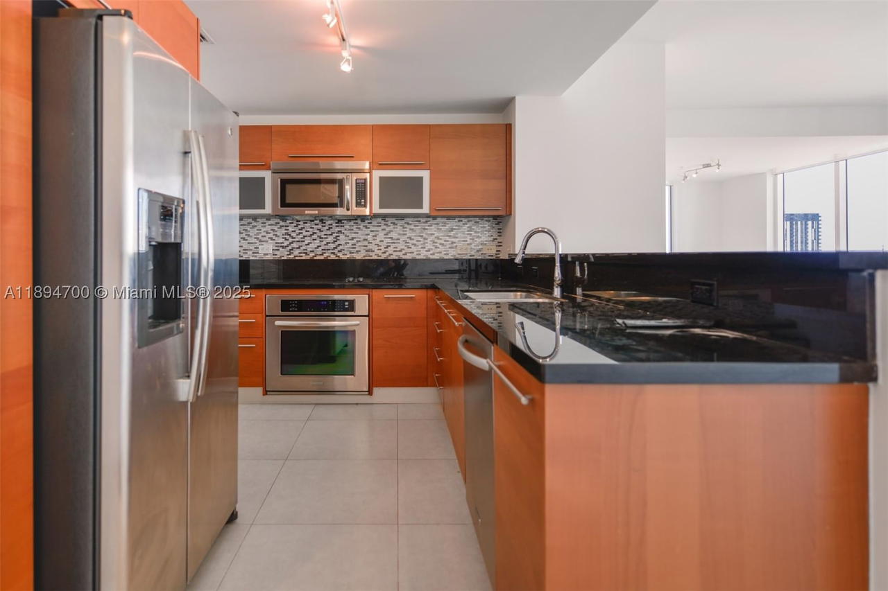 Real estate property located at 253 2nd St #3902, Miami-dade, Vizcayne South Condo, Miami, FL