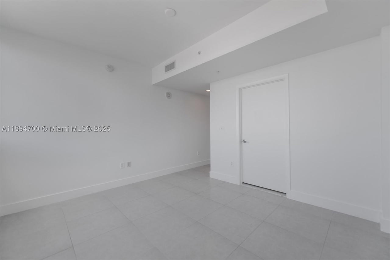Real estate property located at 253 2nd St #3902, Miami-dade, Vizcayne South Condo, Miami, FL