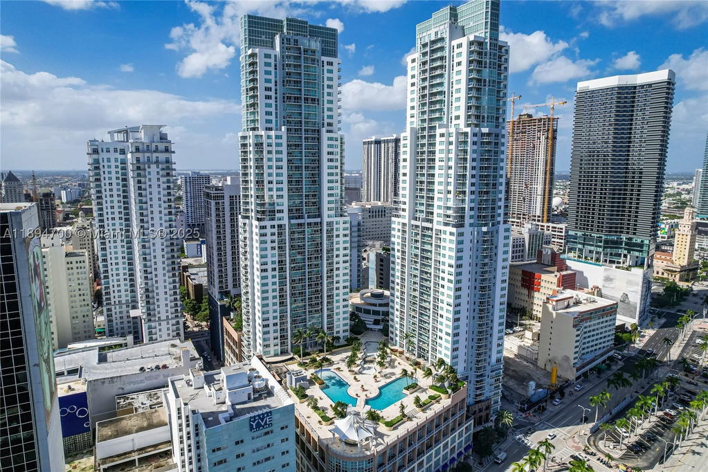 Real estate property located at 253 2nd St #3902, Miami-dade, Vizcayne South Condo, Miami, FL
