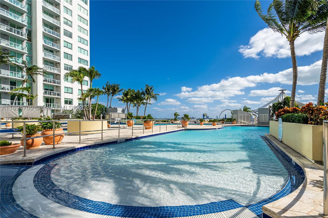 Real estate property located at 253 2nd St #3902, Miami-dade, Vizcayne South Condo, Miami, FL