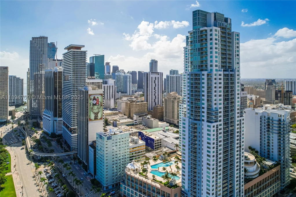 Real estate property located at 253 2nd St #3902, Miami-dade, Vizcayne South Condo, Miami, FL