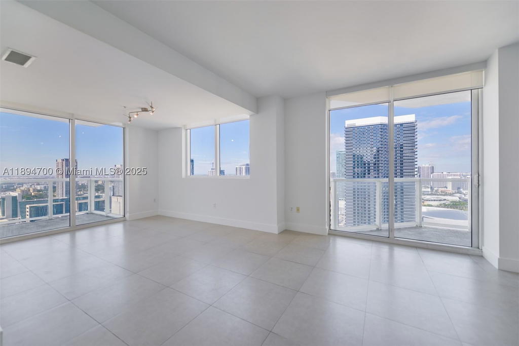 Real estate property located at 253 2nd St #3902, Miami-dade, Vizcayne South Condo, Miami, FL