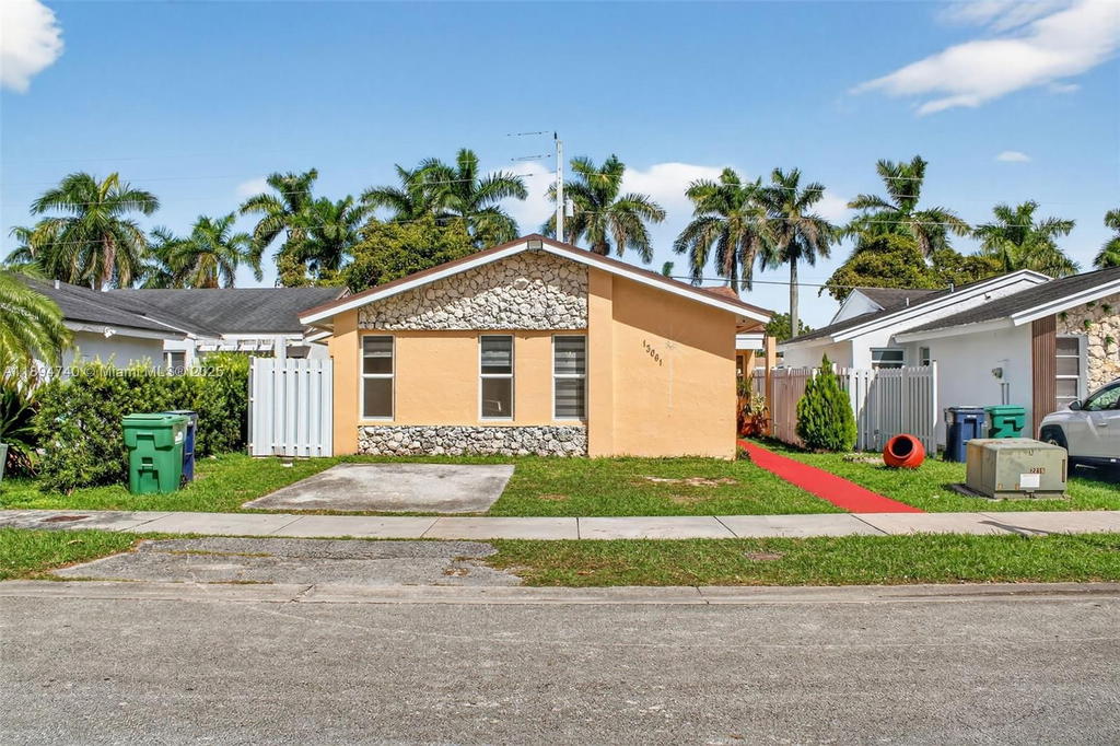 Real estate property located at 13061 56th Ter, Miami-dade, Lakes Sec 3, Miami, FL