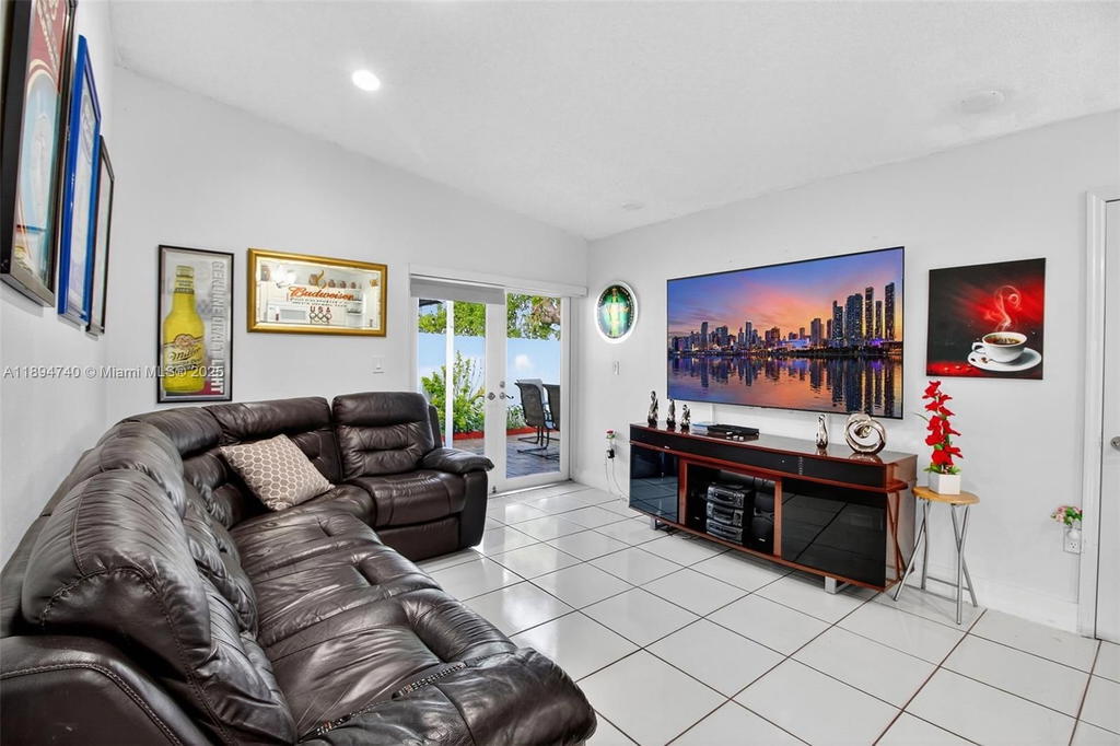 Real estate property located at 13061 56th Ter, Miami-dade, Lakes Sec 3, Miami, FL