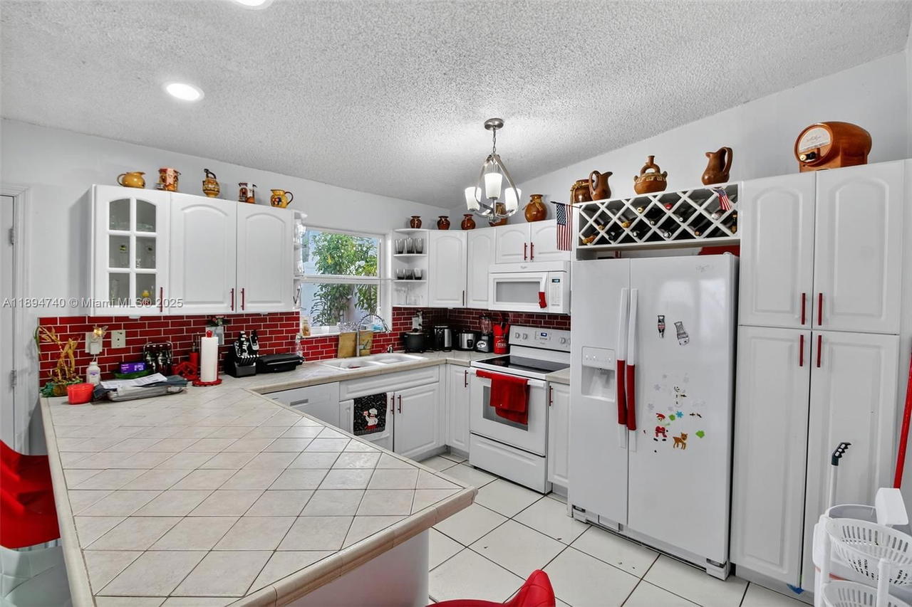 Real estate property located at 13061 56th Ter, Miami-dade, Lakes Sec 3, Miami, FL