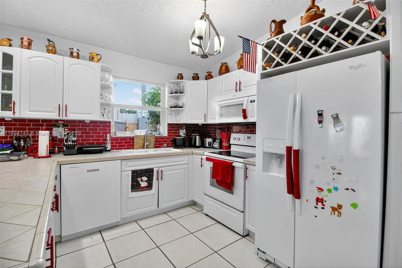 Real estate property located at 13061 56th Ter, Miami-dade, Lakes Sec 3, Miami, FL
