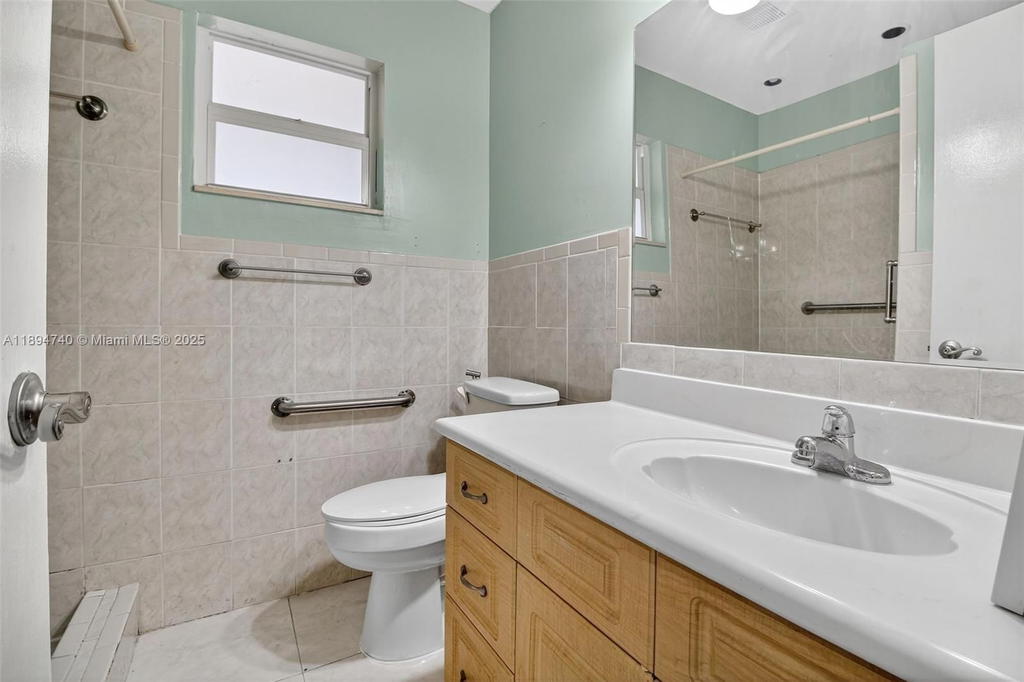Real estate property located at 13061 56th Ter, Miami-dade, Lakes Sec 3, Miami, FL