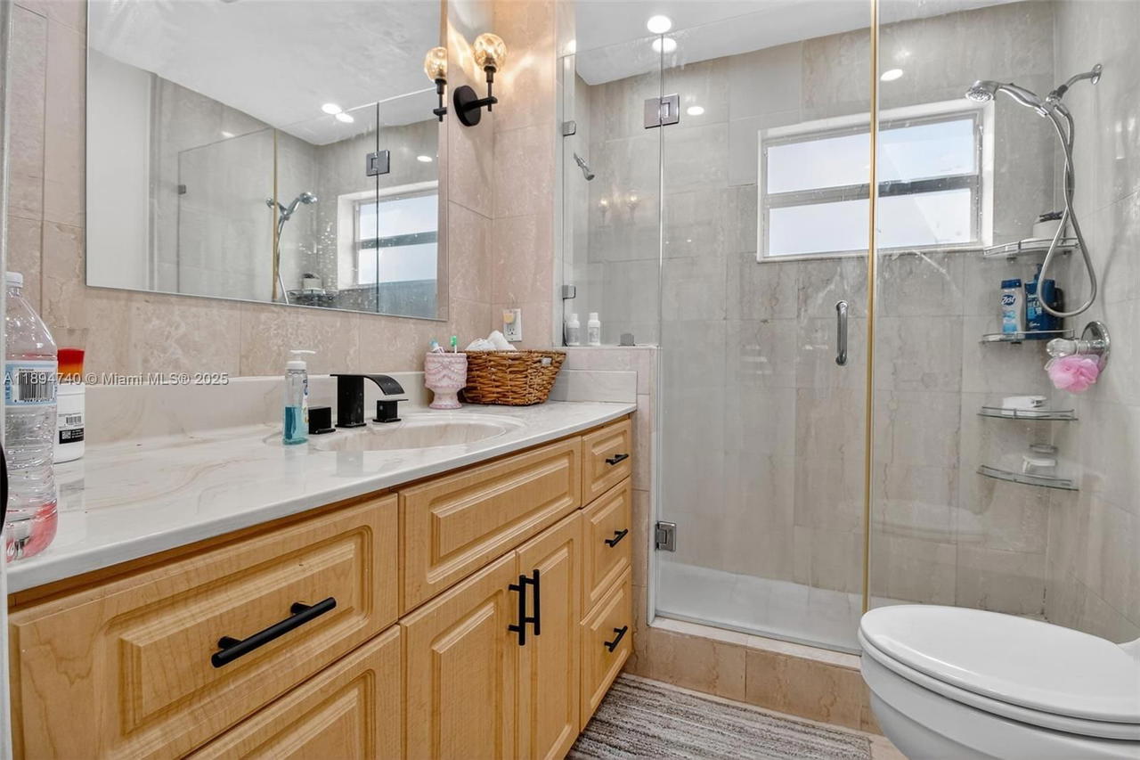 Real estate property located at 13061 56th Ter, Miami-dade, Lakes Sec 3, Miami, FL