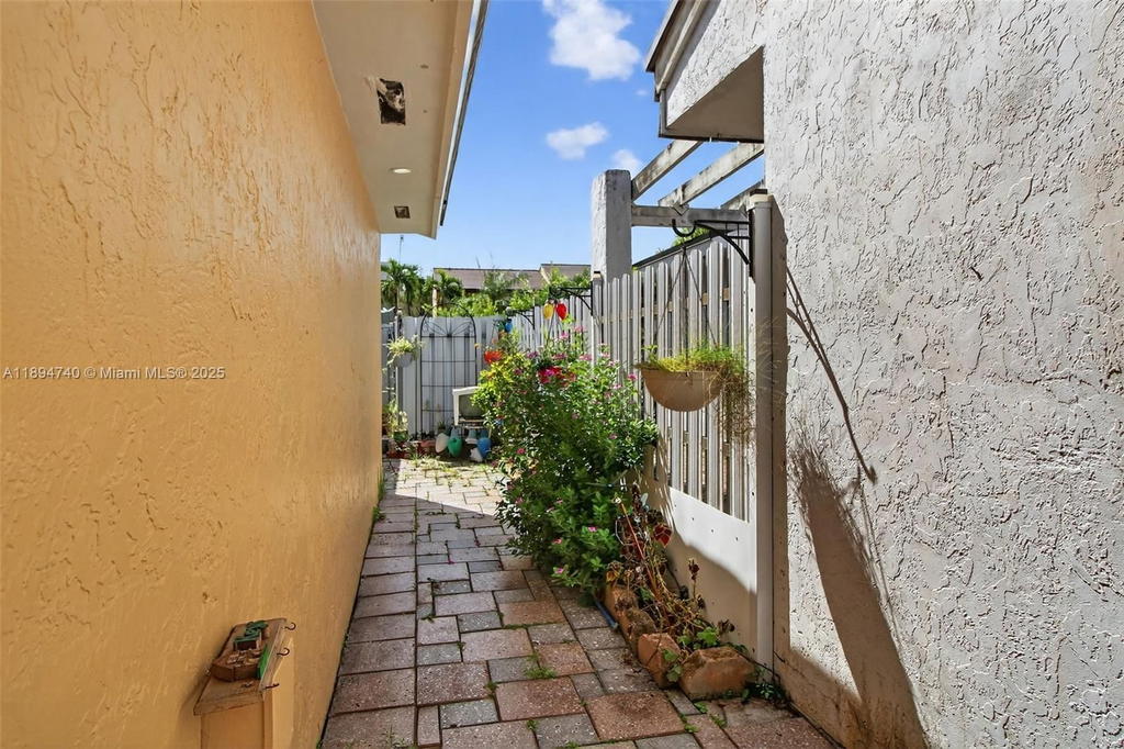 Real estate property located at 13061 56th Ter, Miami-dade, Lakes Sec 3, Miami, FL