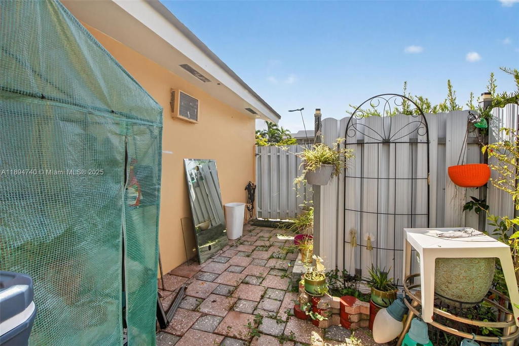 Real estate property located at 13061 56th Ter, Miami-dade, Lakes Sec 3, Miami, FL