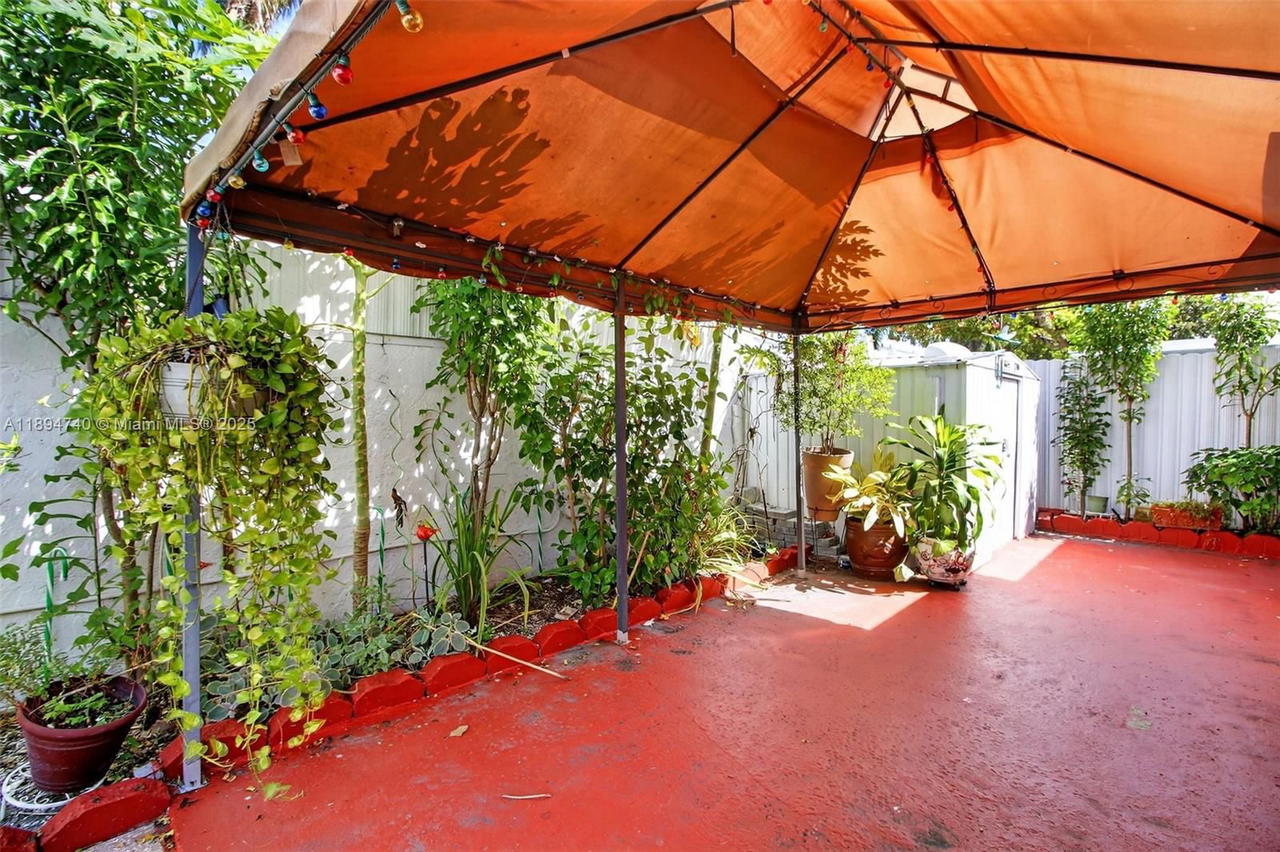 Real estate property located at 13061 56th Ter, Miami-dade, Lakes Sec 3, Miami, FL