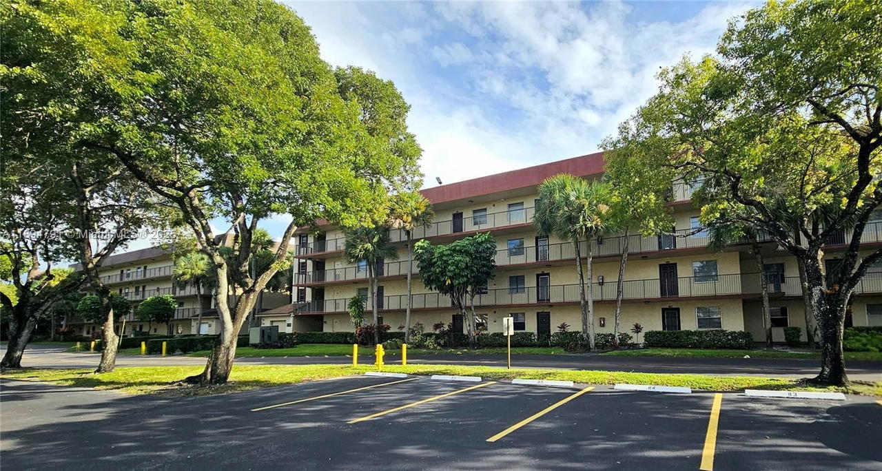 Real estate property located at 3341 47th Terrace #112, Broward, Cypress Chase North No 1, Lauderdale Lakes, FL