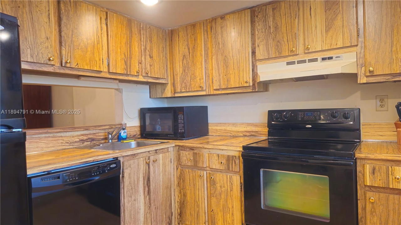 Real estate property located at 3341 47th Terrace #112, Broward, Cypress Chase North No 1, Lauderdale Lakes, FL