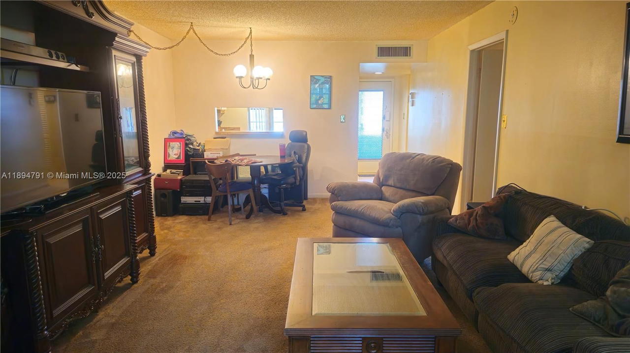 Real estate property located at 3341 47th Terrace #112, Broward, Cypress Chase North No 1, Lauderdale Lakes, FL