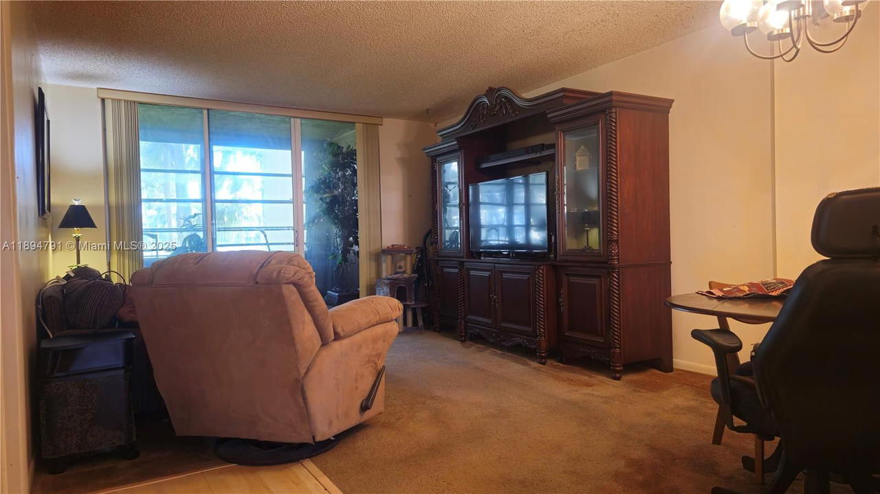 Real estate property located at 3341 47th Terrace #112, Broward, Cypress Chase North No 1, Lauderdale Lakes, FL
