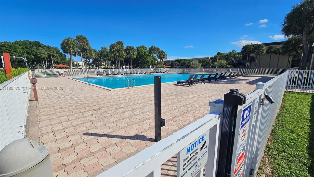 Real estate property located at 3341 47th Terrace #112, Broward, Cypress Chase North No 1, Lauderdale Lakes, FL