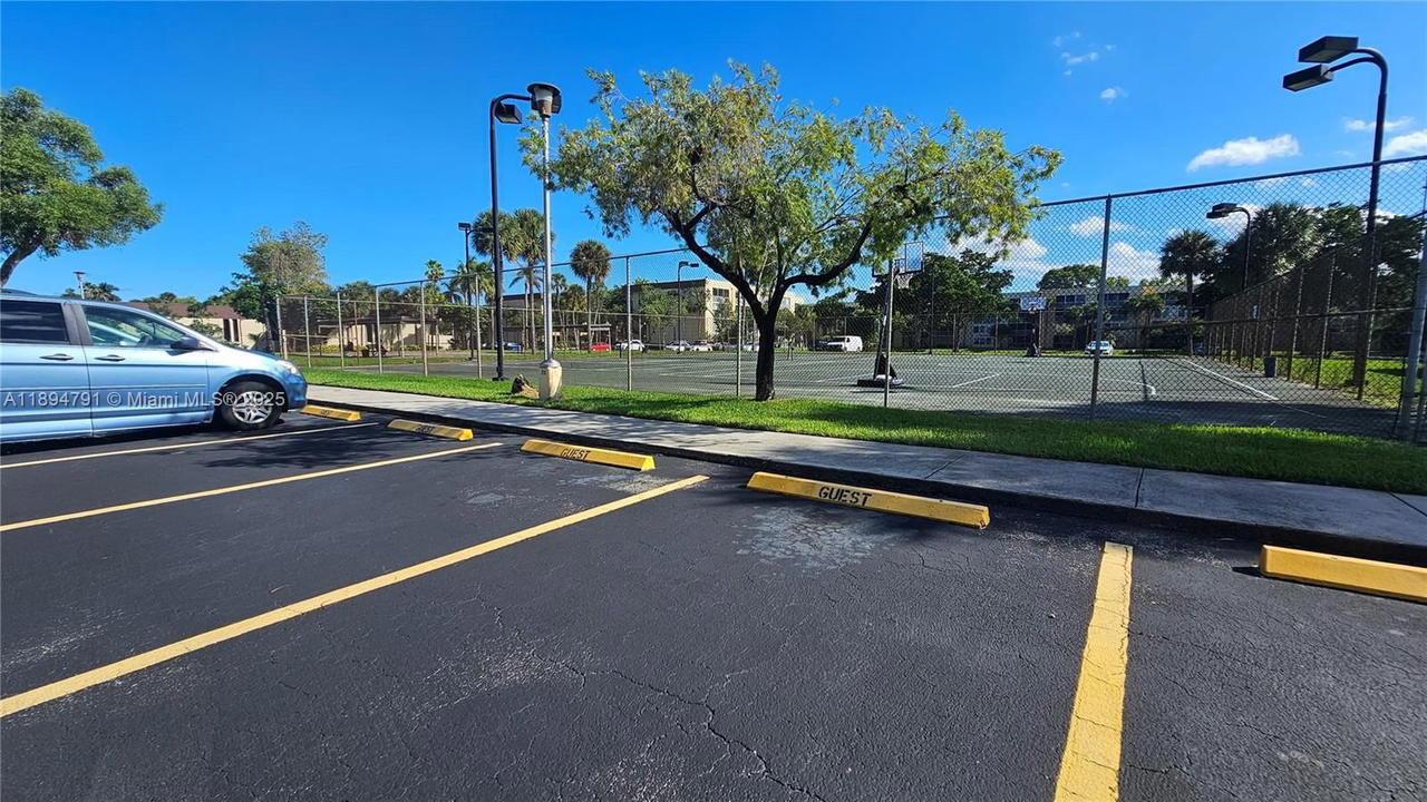 Real estate property located at 3341 47th Terrace #112, Broward, Cypress Chase North No 1, Lauderdale Lakes, FL