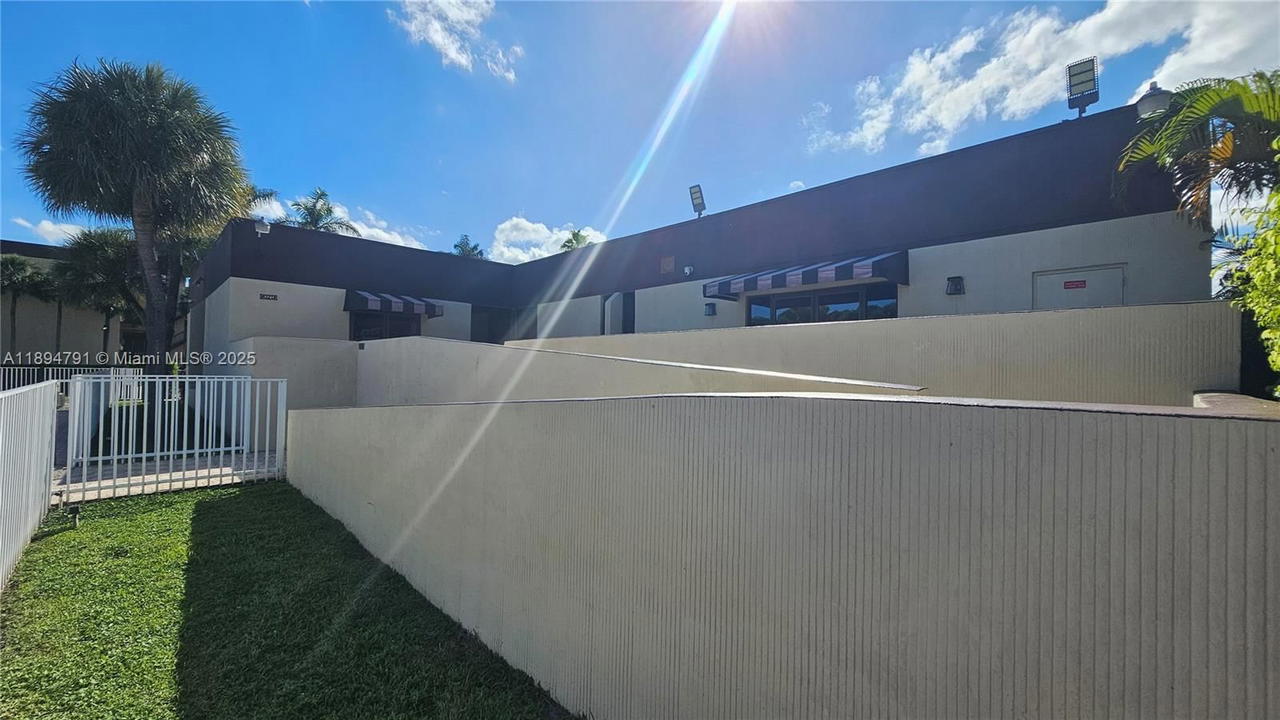 Real estate property located at 3341 47th Terrace #112, Broward, Cypress Chase North No 1, Lauderdale Lakes, FL