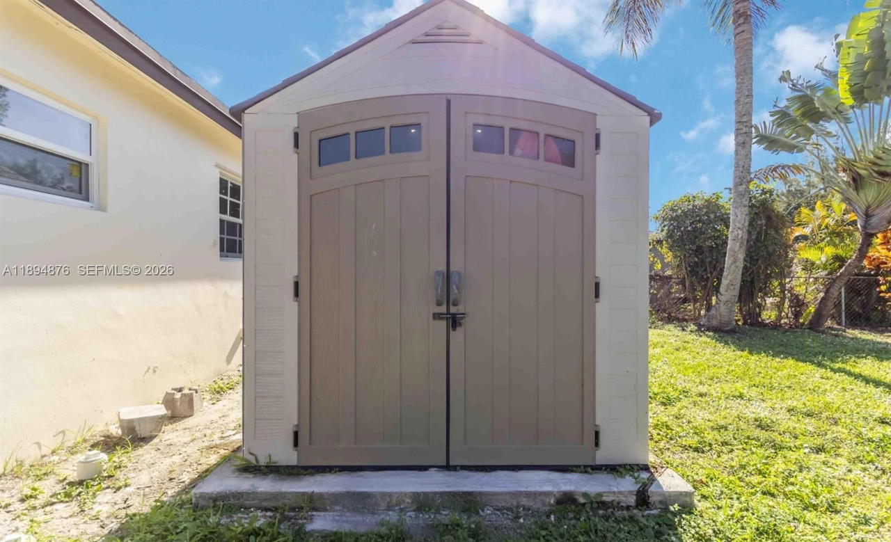 Real estate property located at 2411 50th Ter, Broward, Broadview Park Revised, Fort Lauderdale, FL