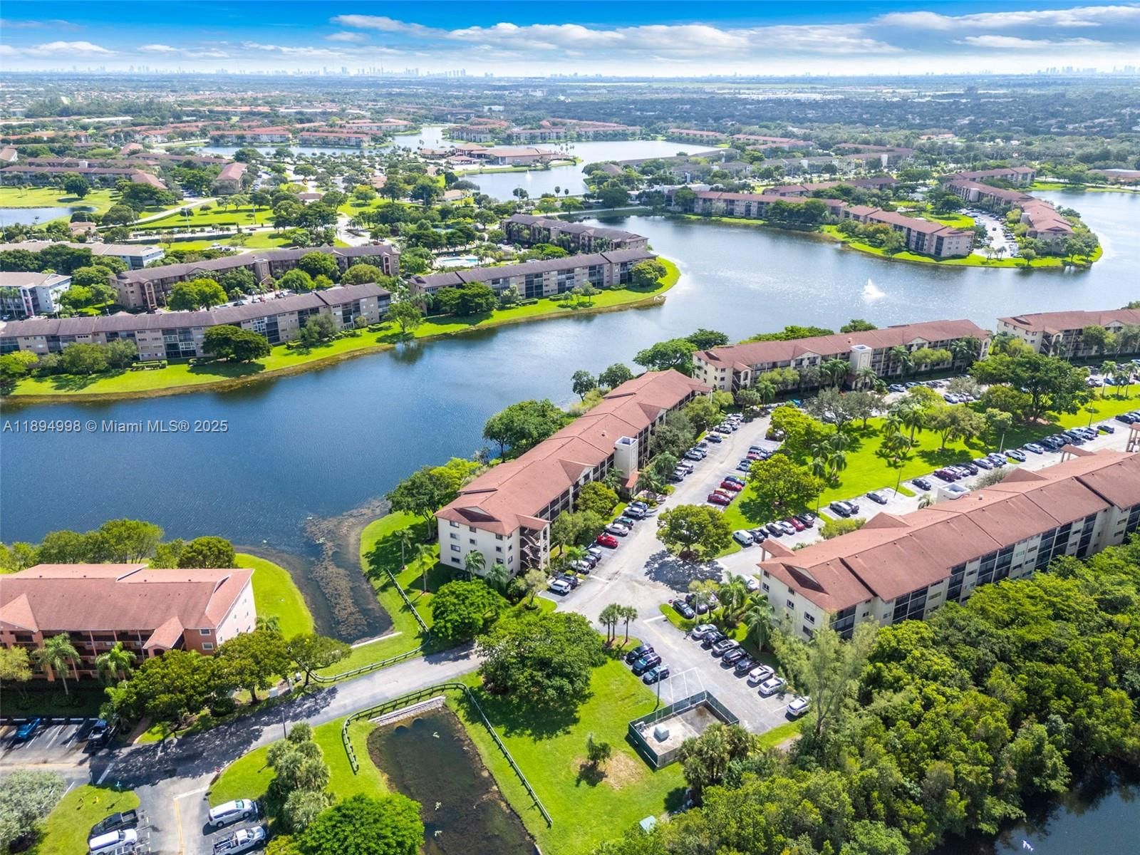 Real estate property located at 801 141st Ave #210O, Broward, Suffolk At Century Village, Pembroke Pines, FL