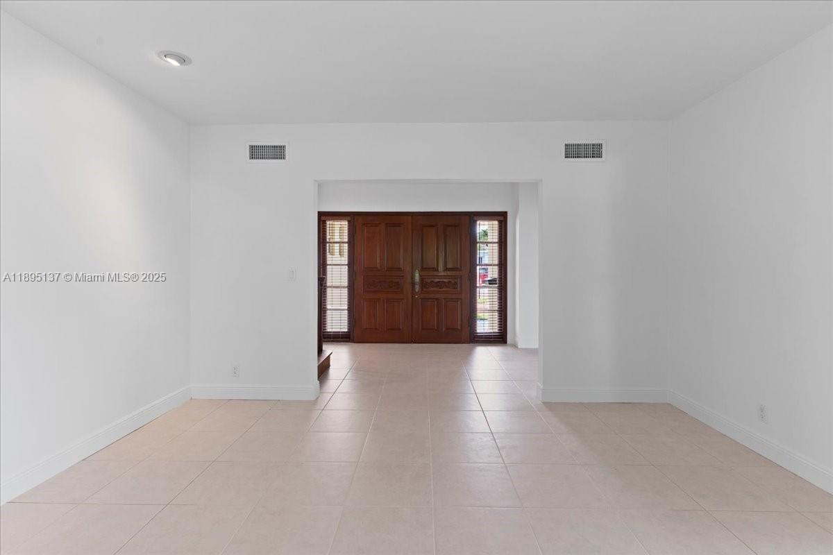 Real estate property located at 1961 188th St, Miami-dade, Greyknoll Estates, Miami, FL