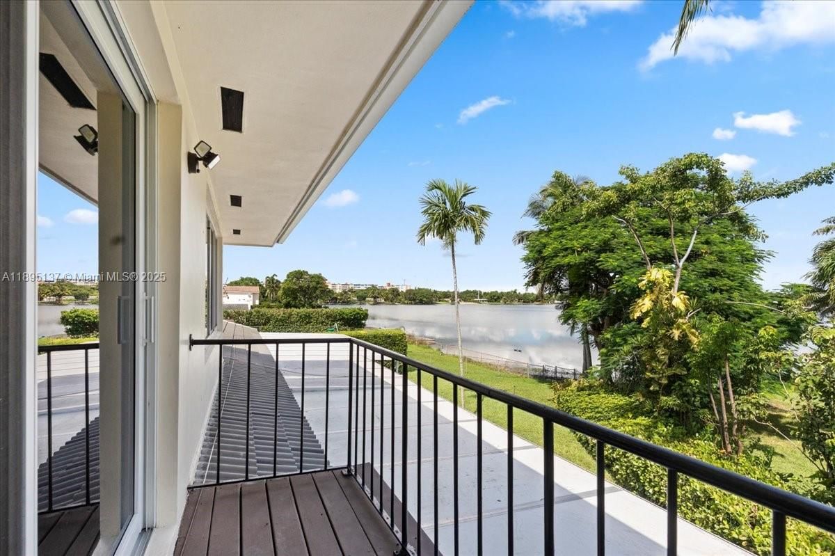 Real estate property located at 1961 188th St, Miami-dade, Greyknoll Estates, Miami, FL