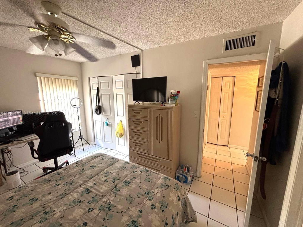 Real estate property located at 2138 6th St #201, Miami-dade, El Paraiso Condo, Miami, FL