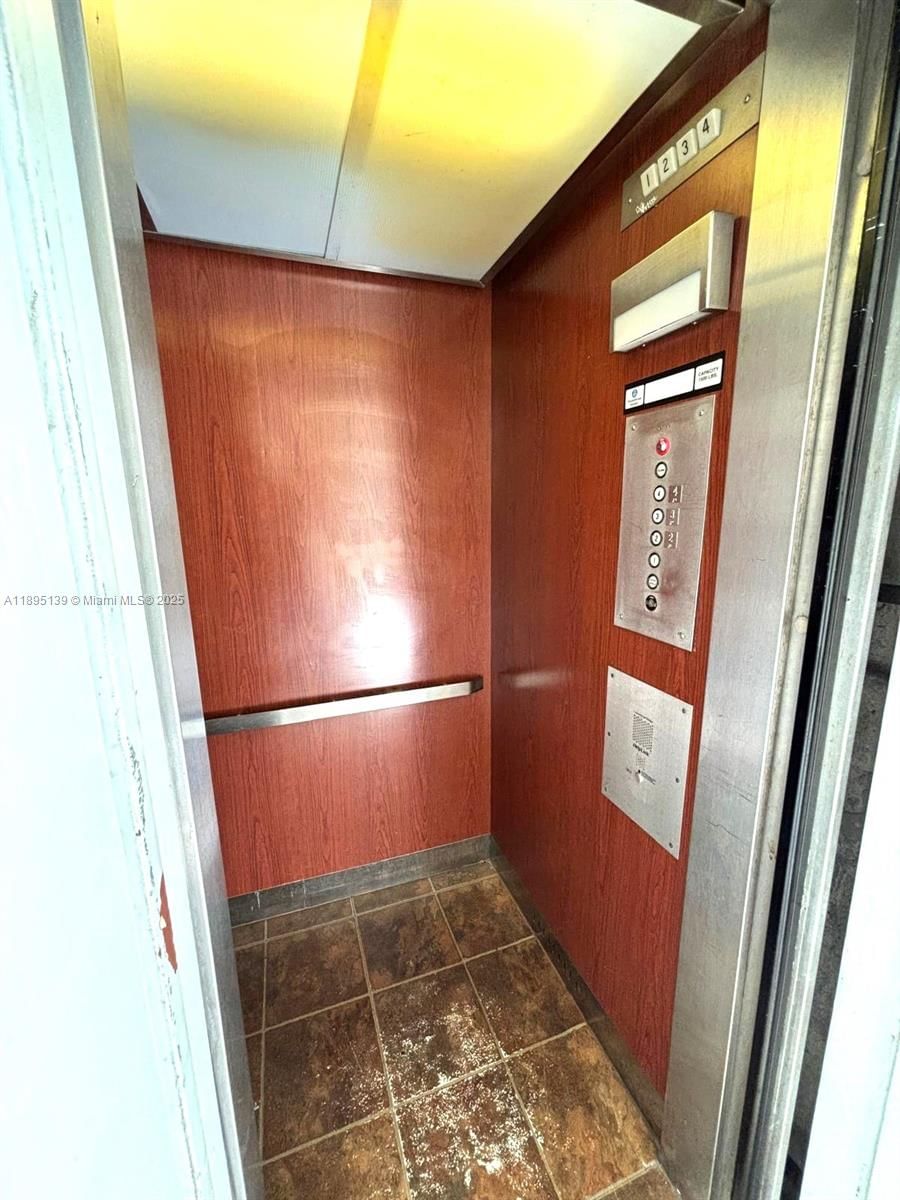 Real estate property located at 2138 6th St #201, Miami-dade, El Paraiso Condo, Miami, FL