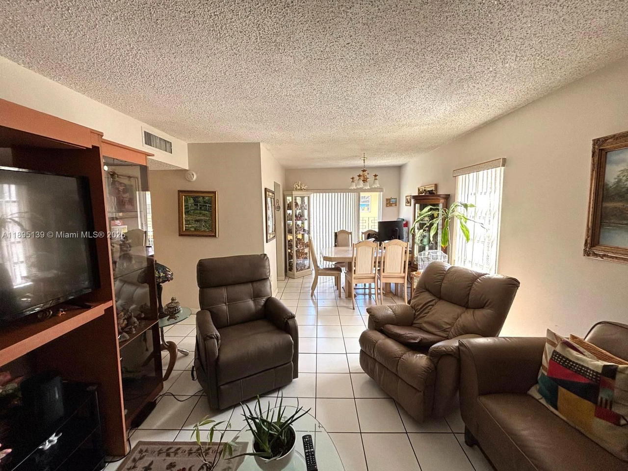 Real estate property located at 2138 6th St #201, Miami-dade, El Paraiso Condo, Miami, FL