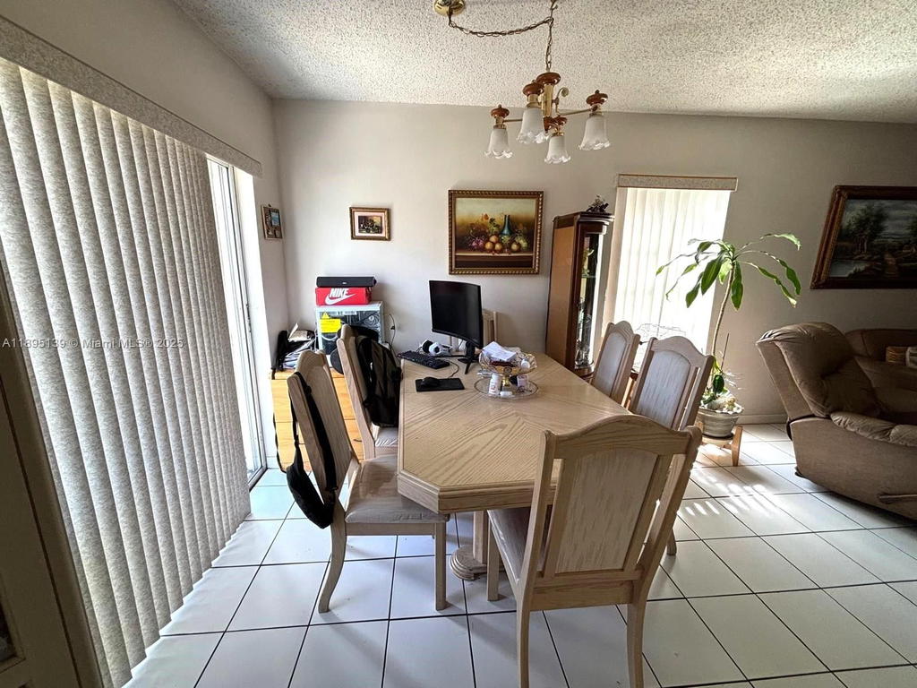 Real estate property located at 2138 6th St #201, Miami-dade, El Paraiso Condo, Miami, FL