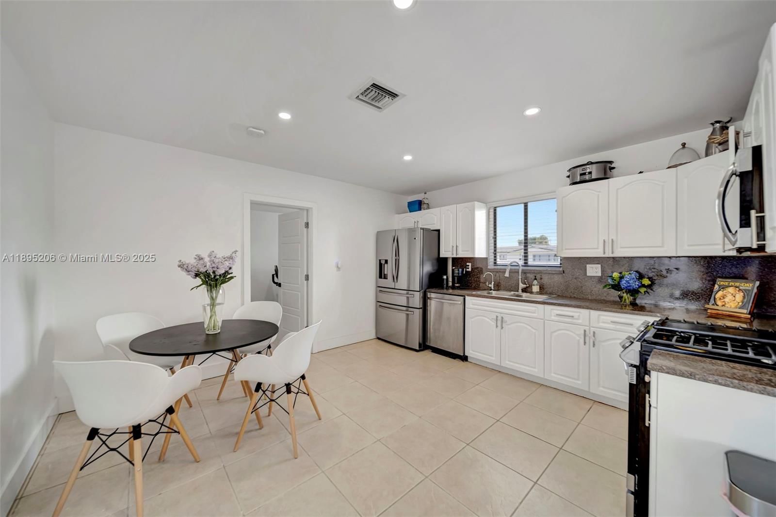 Real estate property located at 8340 178th St, Miami-dade, Palm Springs North Sec E, Hialeah, FL