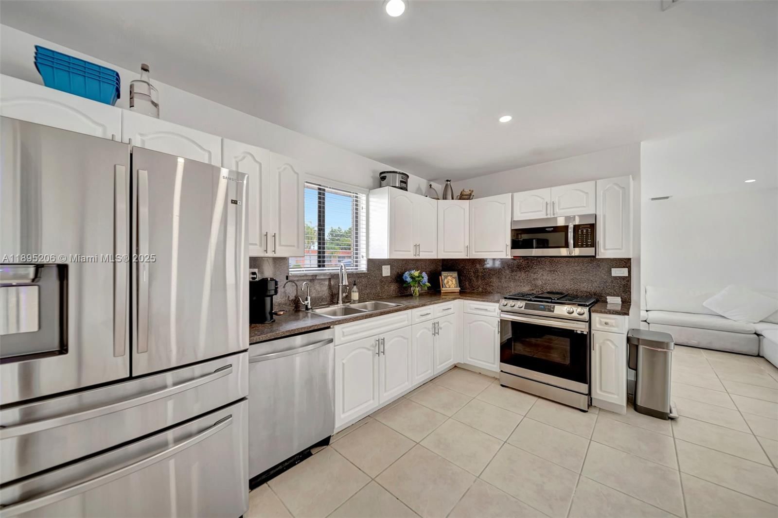 Real estate property located at 8340 178th St, Miami-dade, Palm Springs North Sec E, Hialeah, FL