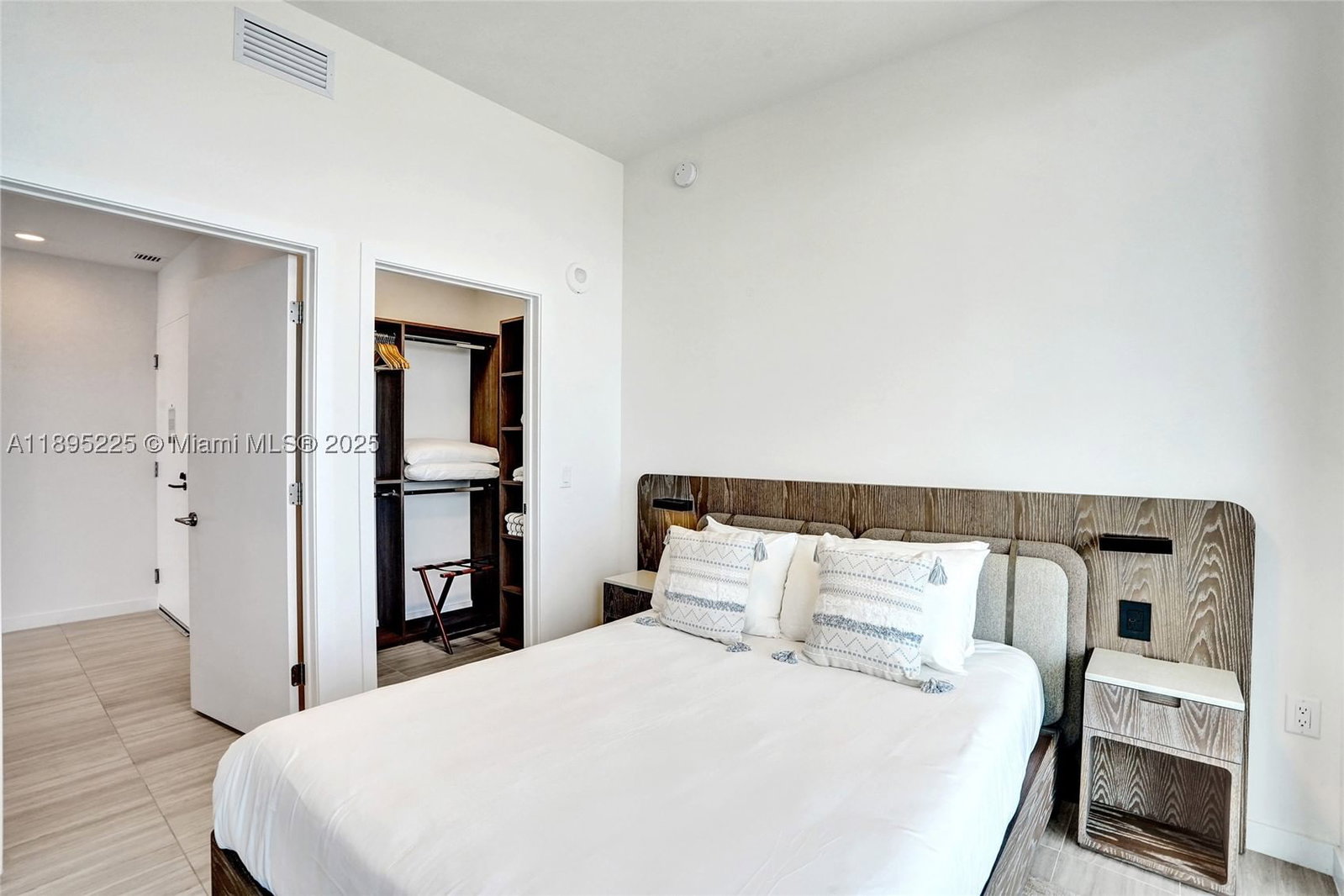 Real estate property located at 580 72nd street #2102, Miami-dade, 01, Miami Beach, FL