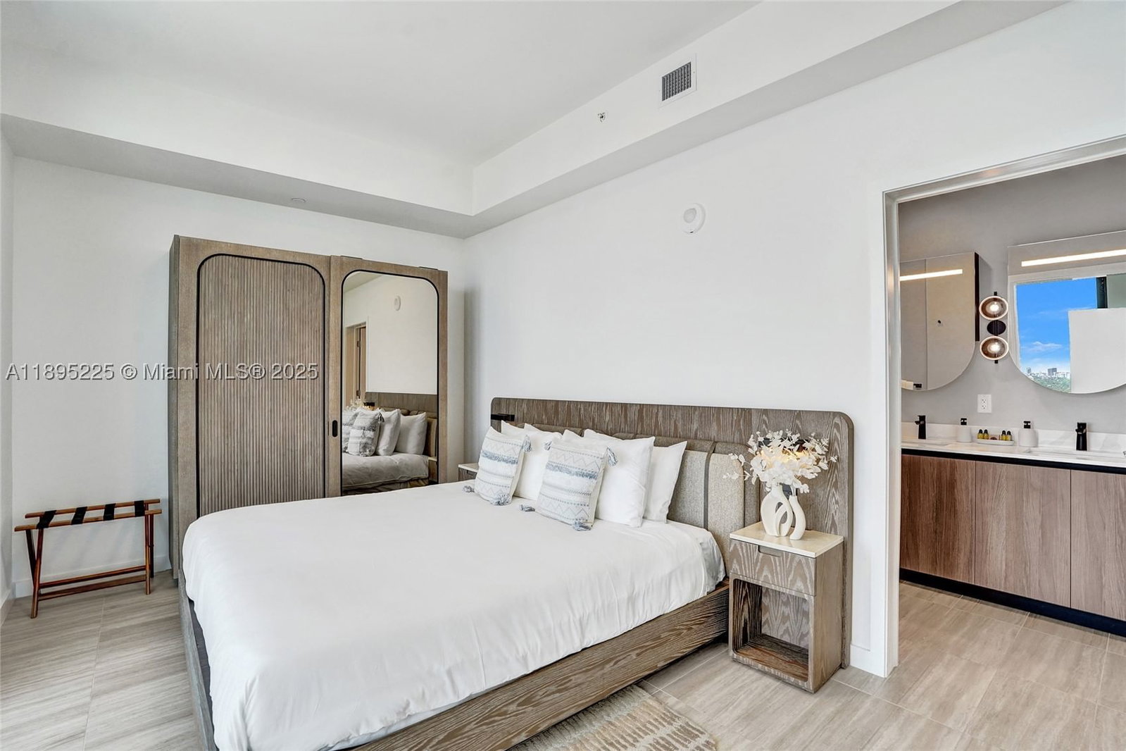 Real estate property located at 580 72nd street #2102, Miami-dade, 01, Miami Beach, FL