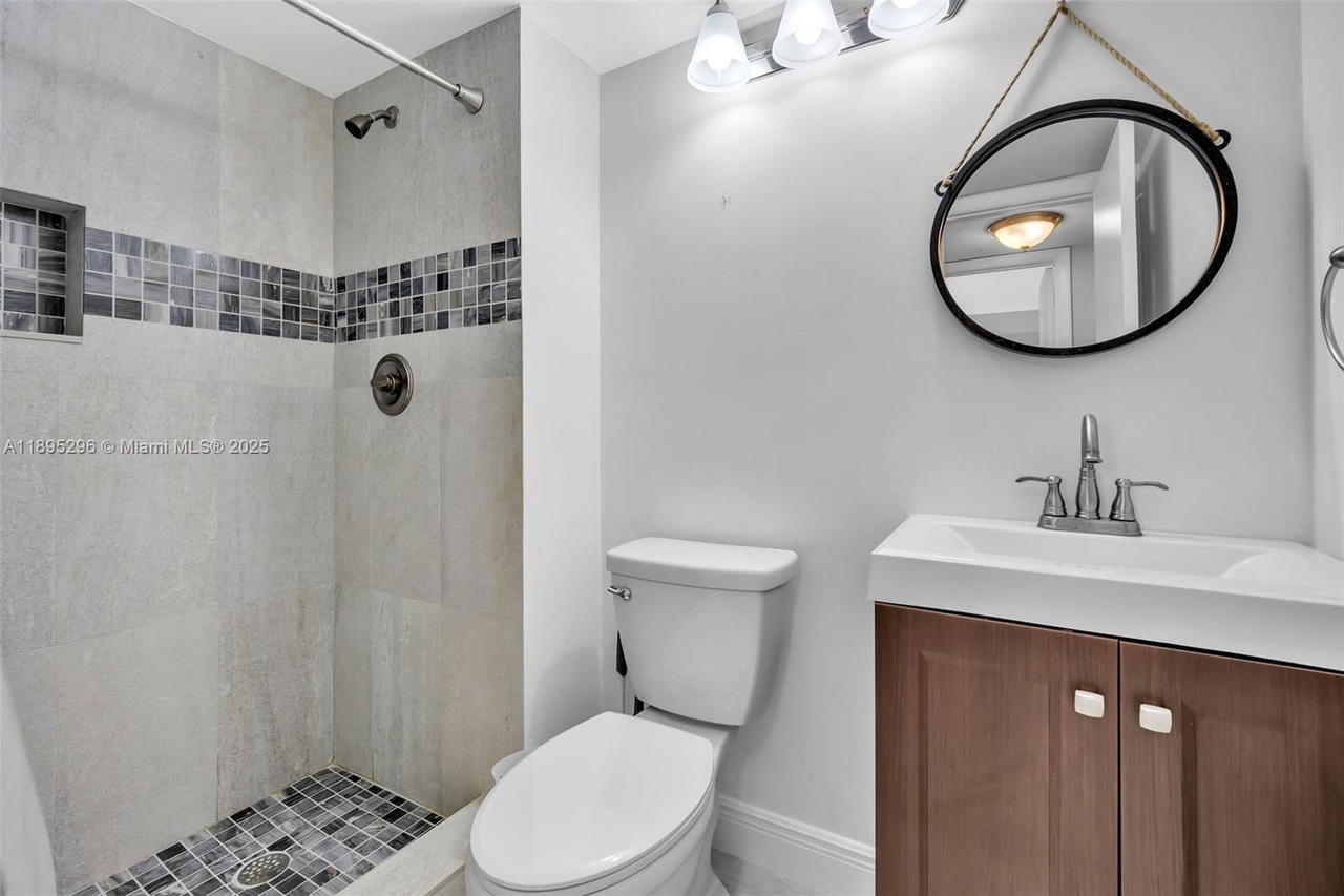 Real estate property located at 3300 Rolling Hills Cir #307, Broward, Rolling Hills Golf And, Davie, FL