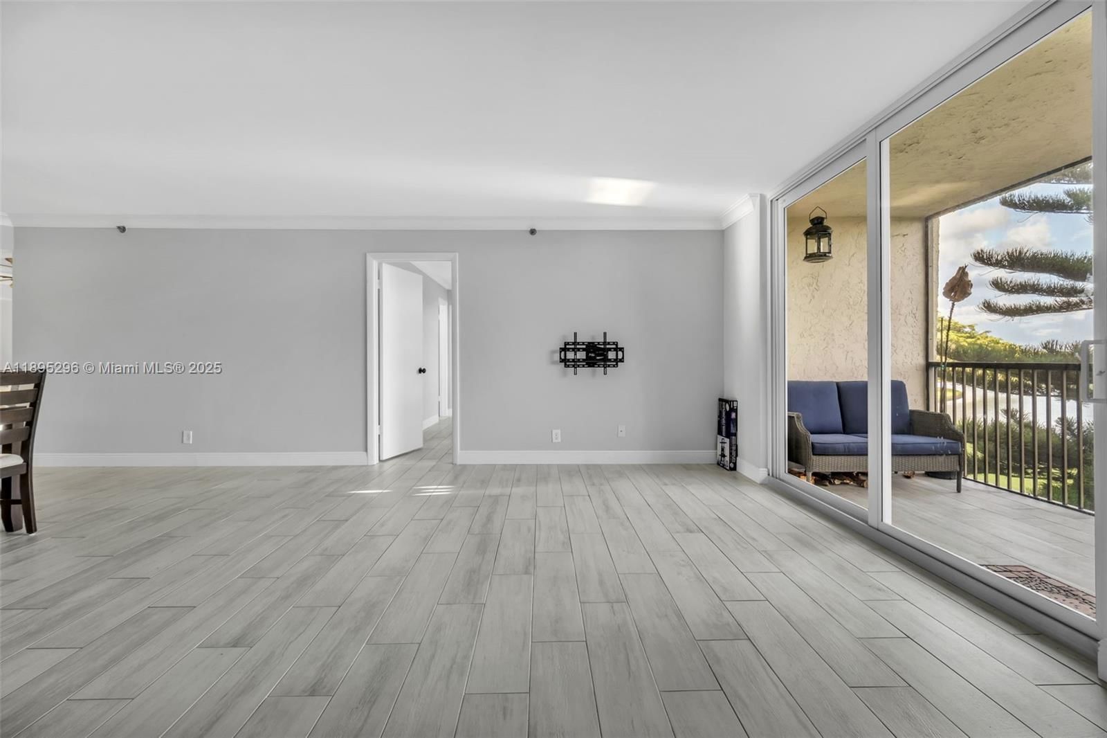 Real estate property located at 3300 Rolling Hills Cir #307, Broward, Rolling Hills Golf And, Davie, FL