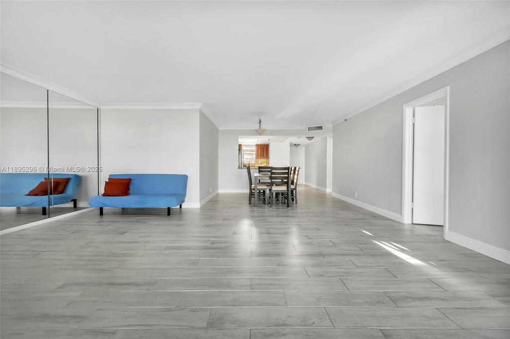 Real estate property located at 3300 Rolling Hills Cir #307, Broward, Rolling Hills Golf And, Davie, FL