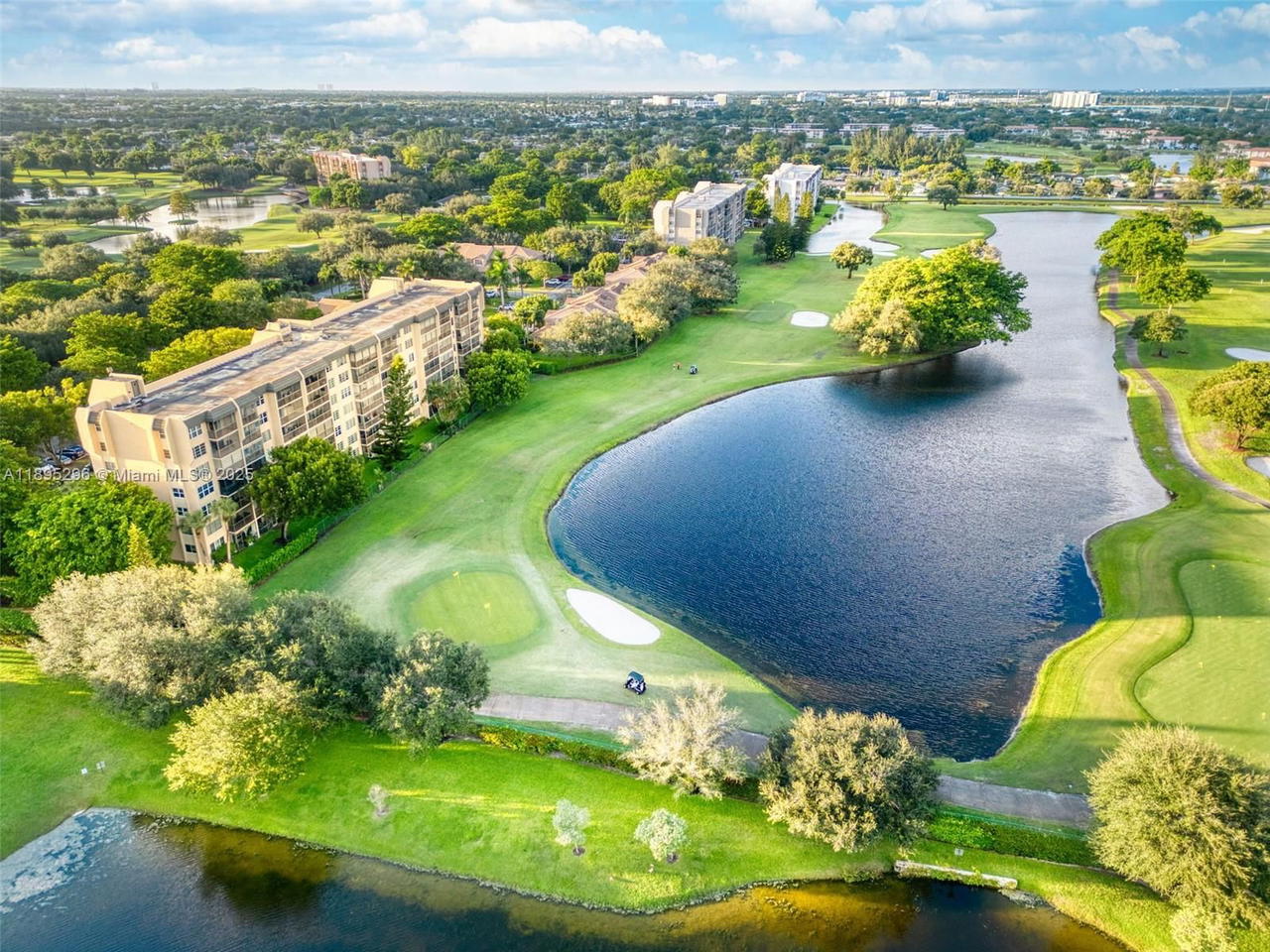 Real estate property located at 3300 Rolling Hills Cir #307, Broward, Rolling Hills Golf And, Davie, FL