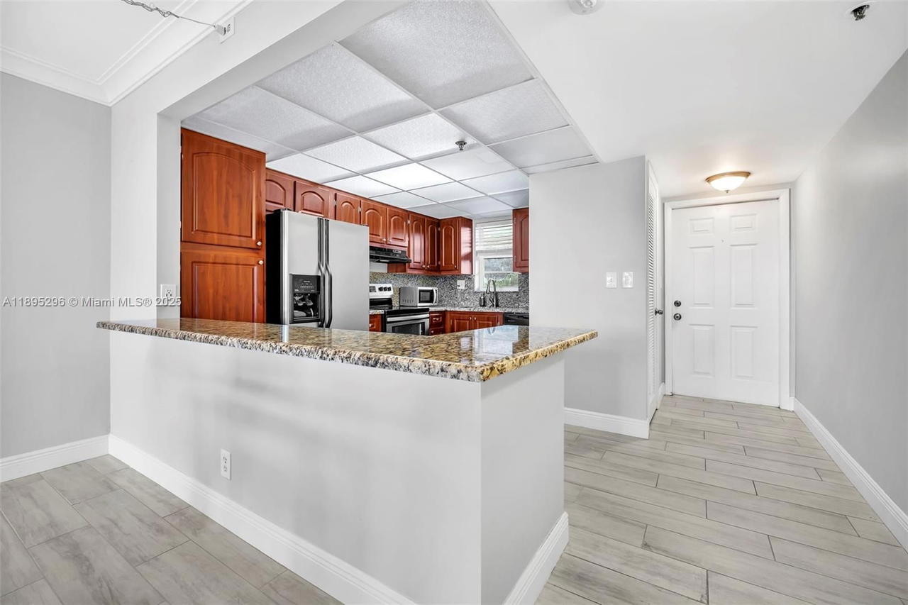 Real estate property located at 3300 Rolling Hills Cir #307, Broward, Rolling Hills Golf And, Davie, FL