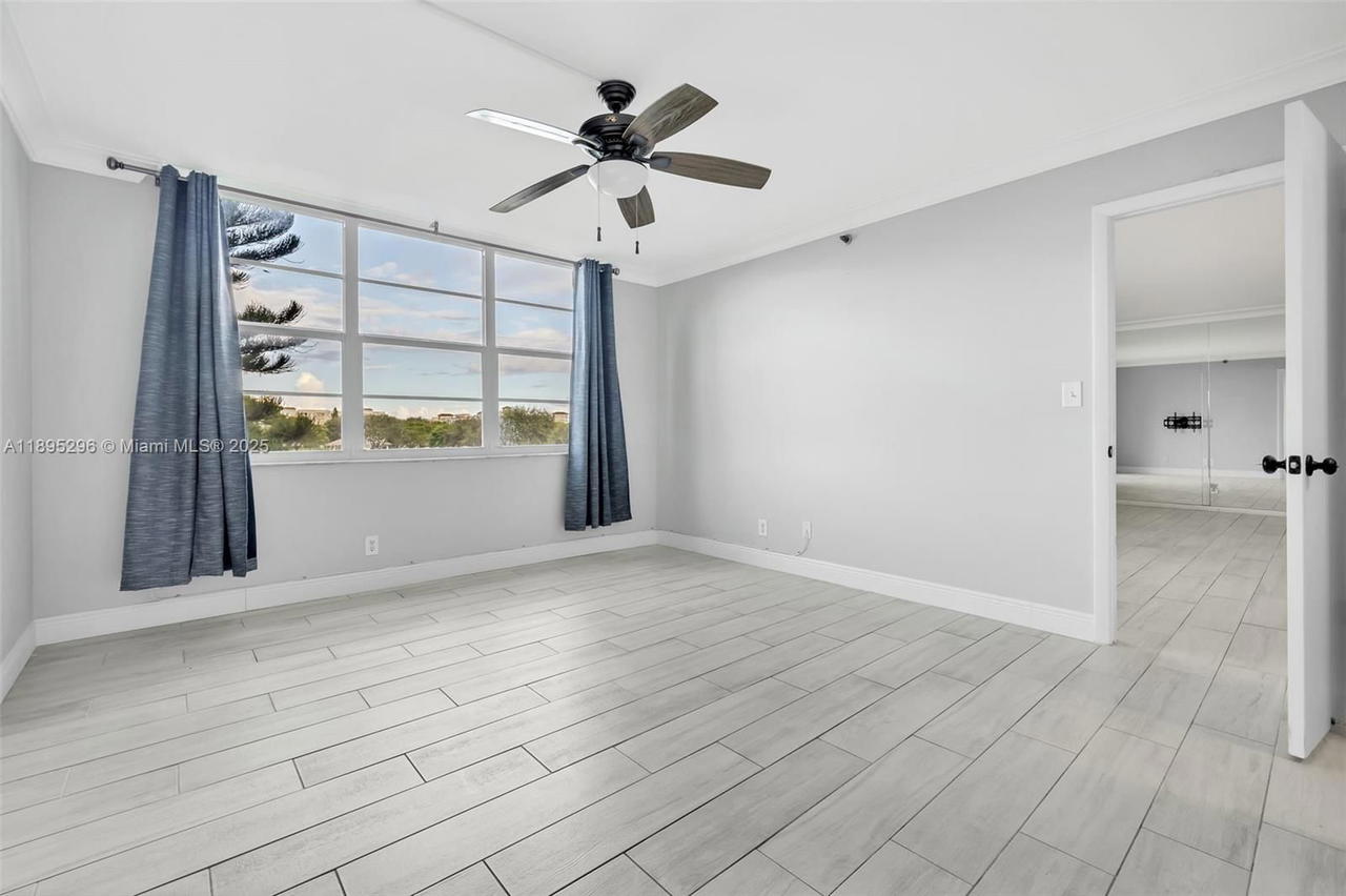 Real estate property located at 3300 Rolling Hills Cir #307, Broward, Rolling Hills Golf And, Davie, FL