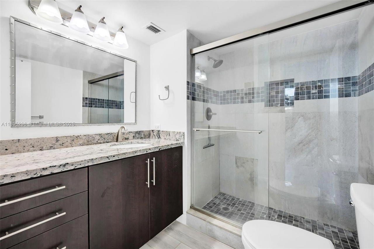 Real estate property located at 3300 Rolling Hills Cir #307, Broward, Rolling Hills Golf And, Davie, FL