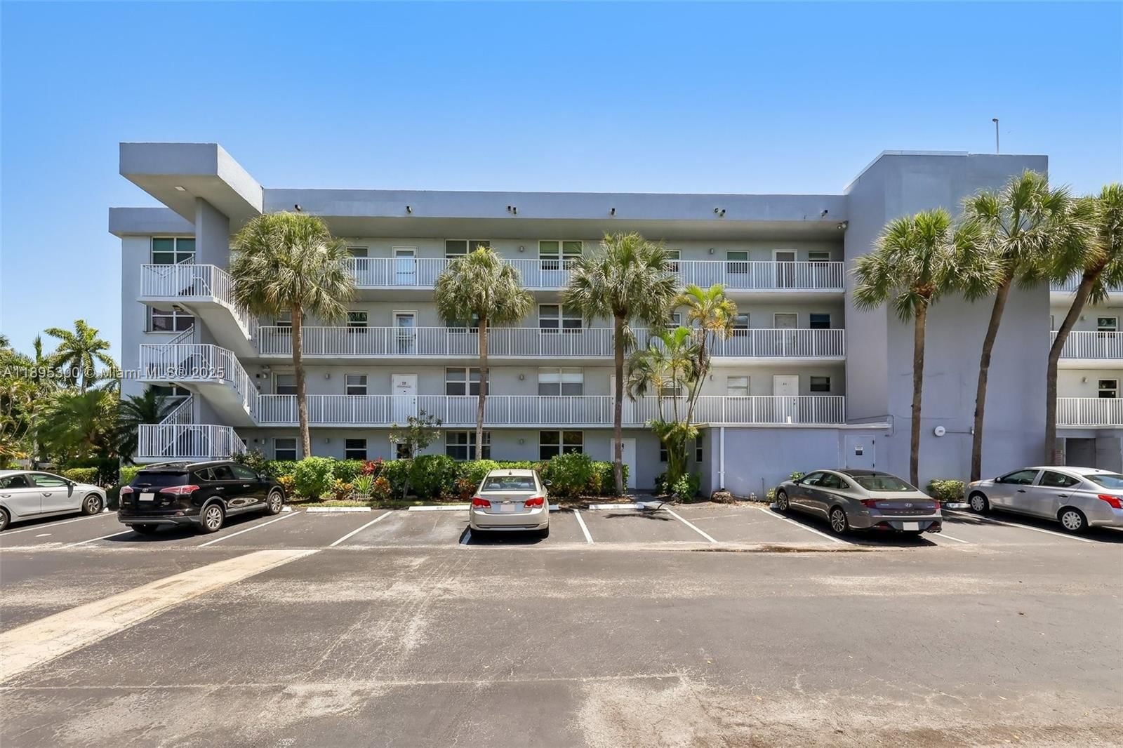 Real estate property located at 101 Royal Park Dr #1D, Broward, Royal Park Condo, Oakland Park, FL
