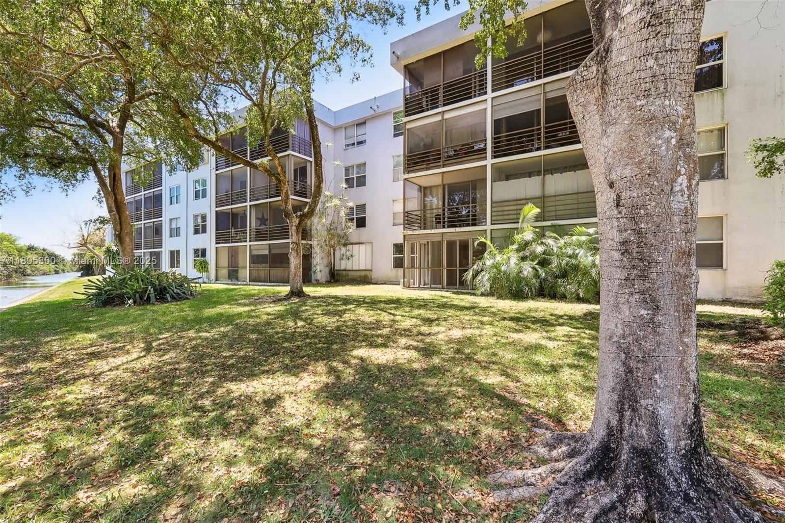 Real estate property located at 101 Royal Park Dr #1D, Broward, Royal Park Condo, Oakland Park, FL