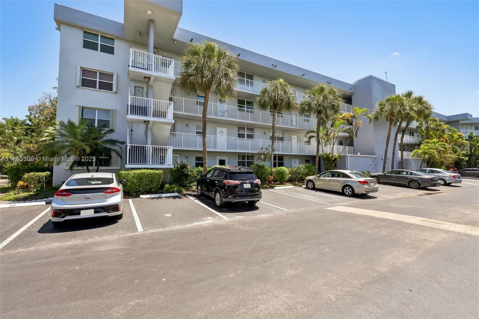 Real estate property located at 101 Royal Park Dr #1D, Broward, Royal Park Condo, Oakland Park, FL