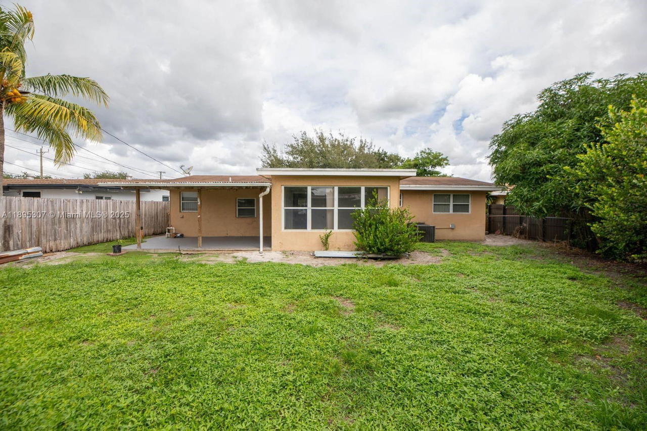 Real estate property located at 7720 15th St, Broward, Boulevard Heights Sec 8, Pembroke Pines, FL