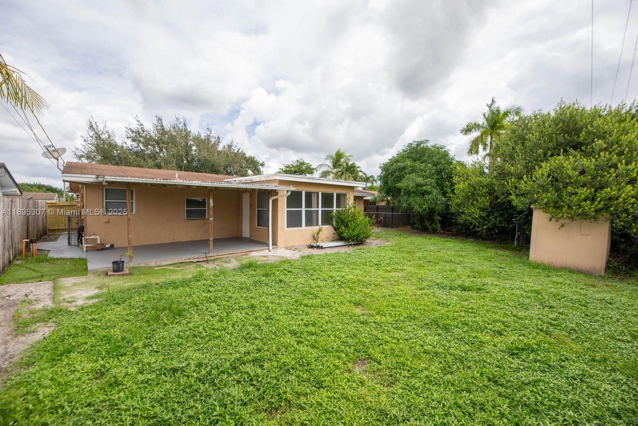 Real estate property located at 7720 15th St, Broward, Boulevard Heights Sec 8, Pembroke Pines, FL