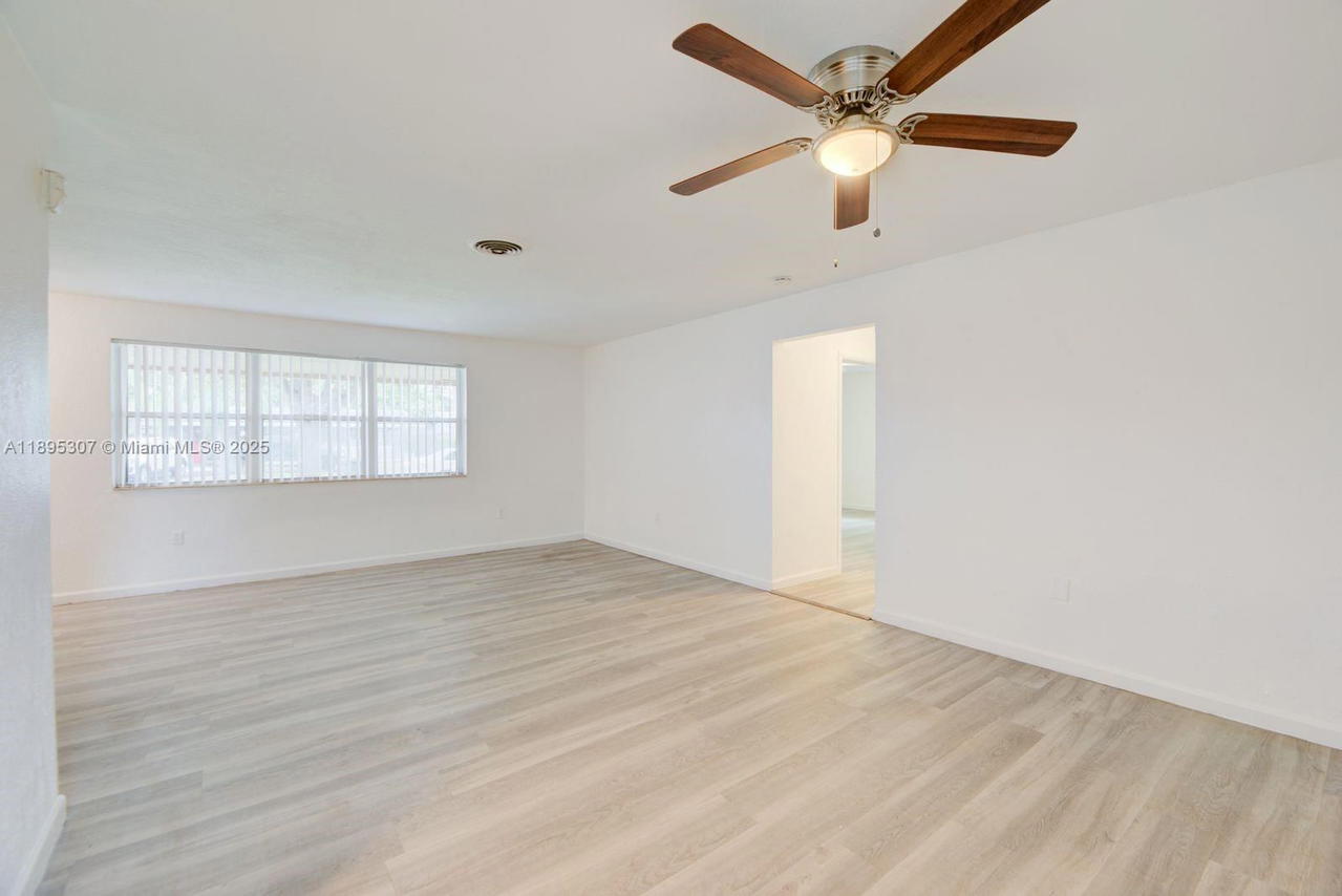 Real estate property located at 7720 15th St, Broward, Boulevard Heights Sec 8, Pembroke Pines, FL