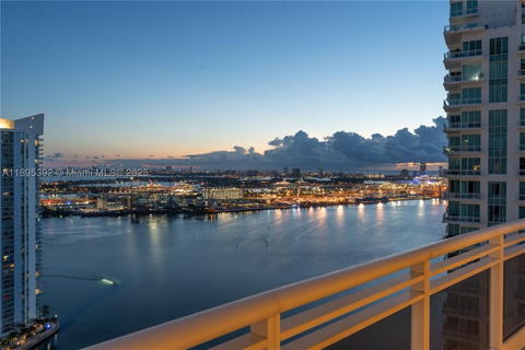 Real estate property located at 901 Brickell Key Blvd #3607, Miami-dade, Carbonell Condo, Miami, FL