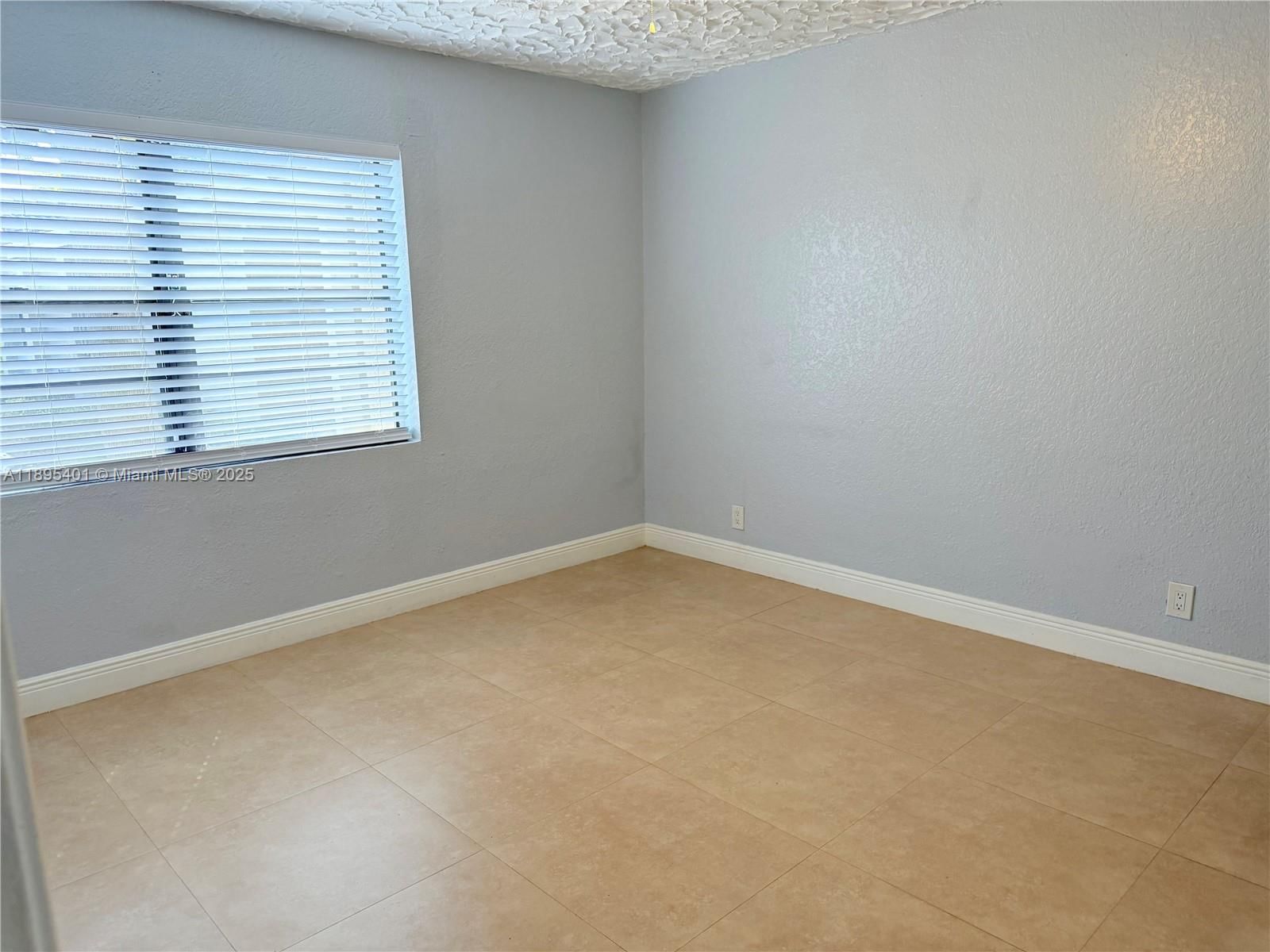 Real estate property located at 17254 60th Ct, Miami-dade, Villa Homes At The Moors, Hialeah, FL