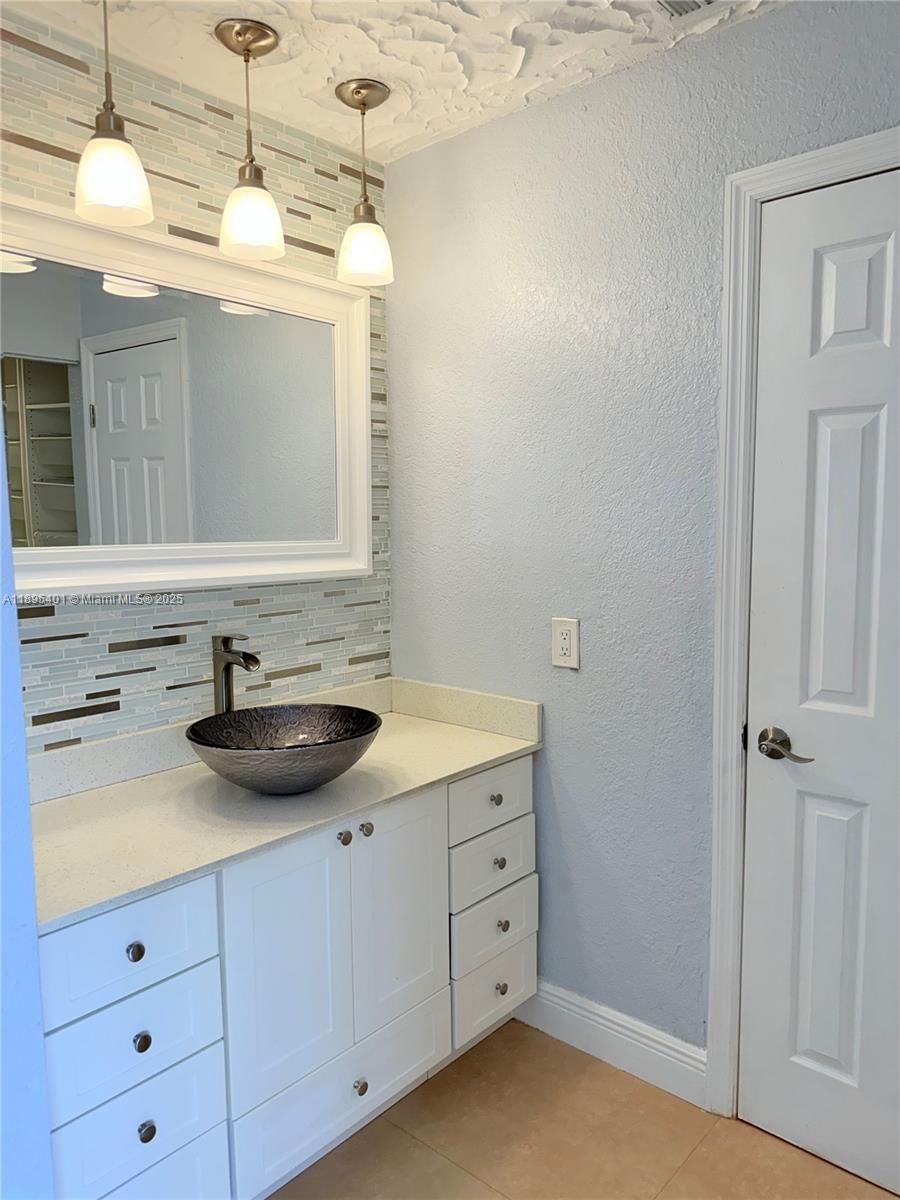 Real estate property located at 17254 60th Ct, Miami-dade, Villa Homes At The Moors, Hialeah, FL